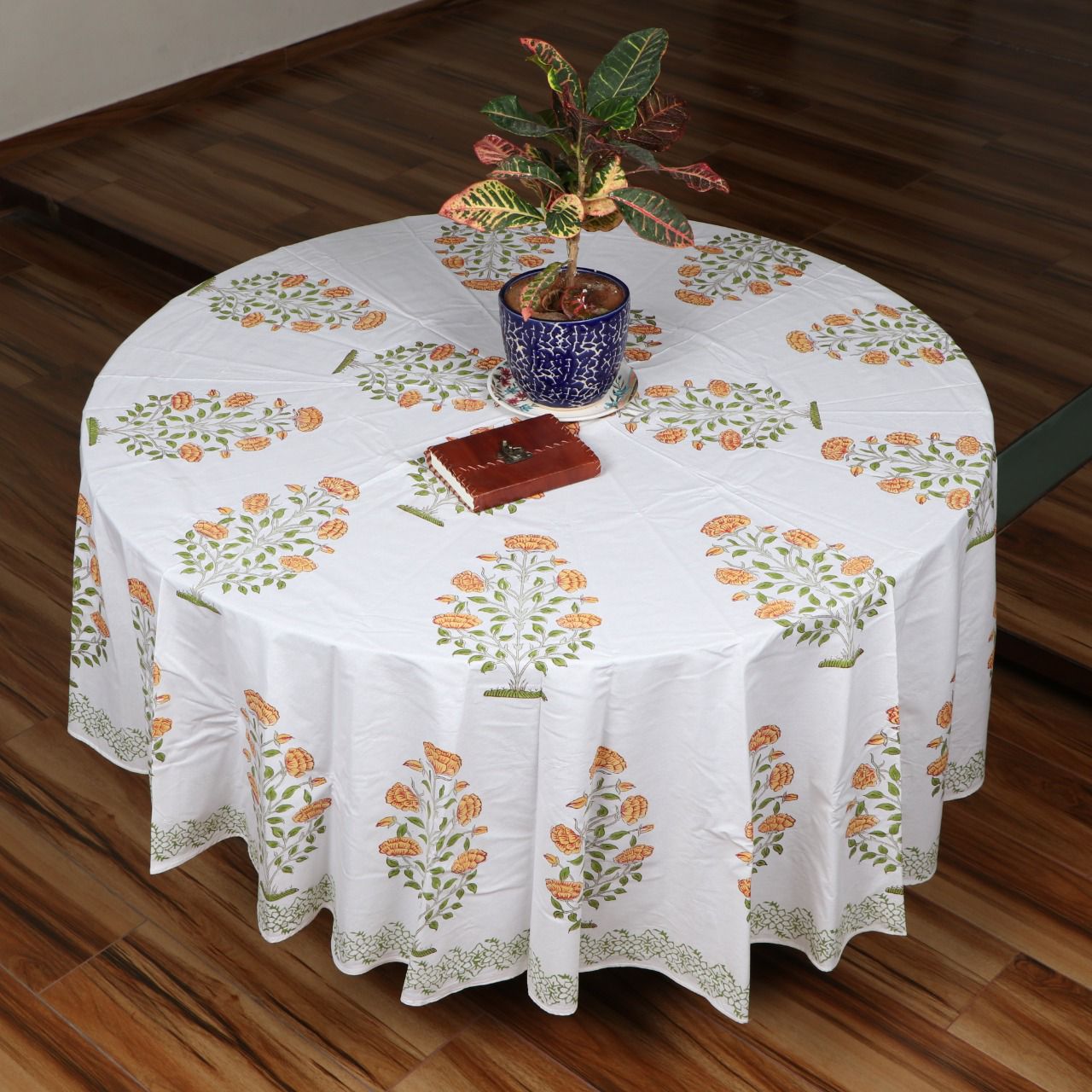 ndian Textile Round Table Cloth Exporter